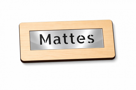 Personalisiertes Furnierholzschild Ahorn mit spiegelndem Inlay in Silber – modern, hochwertig und individuell graviert.