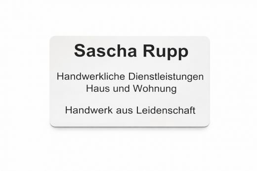 Beispiel eines individuell gravierten Acryl Kunststoffschildes. Die abgebildeten Texte dienen als Kundenbeispiel.