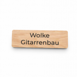 Graviertes Vollholzschild 5 mm stark für die hochwertige Innenbeschilderung, individuell mit Wunschtext gefertigt.