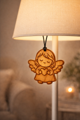 Schutzengel aus Kirschholz personalisiert – Ihr persönlicher Begleiter für Sicherheit und Geborgenheit